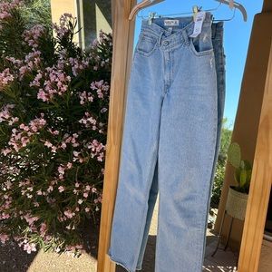 Curve Love Ultra High Rise 90’s Straight Jean